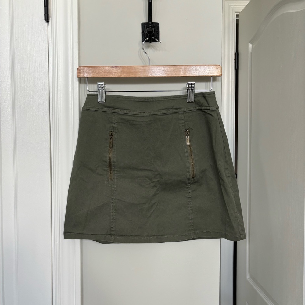 Guess cargo mini skirt